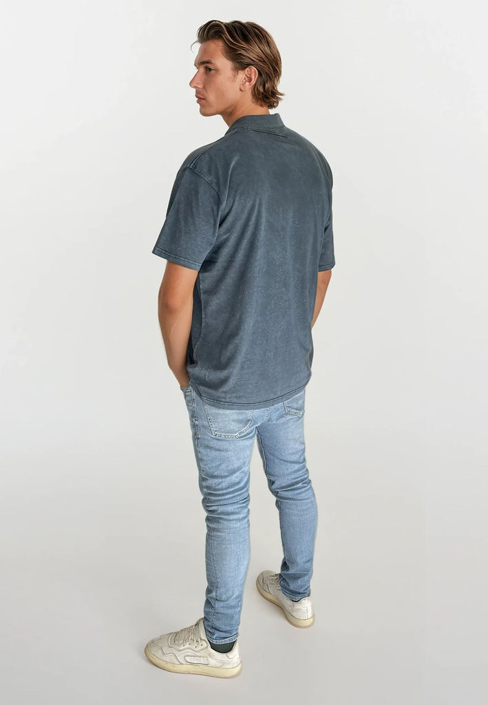 AQO (A QUESTION OF) by LEGENDS Ozzy Tee Acid Wash Tee Navy